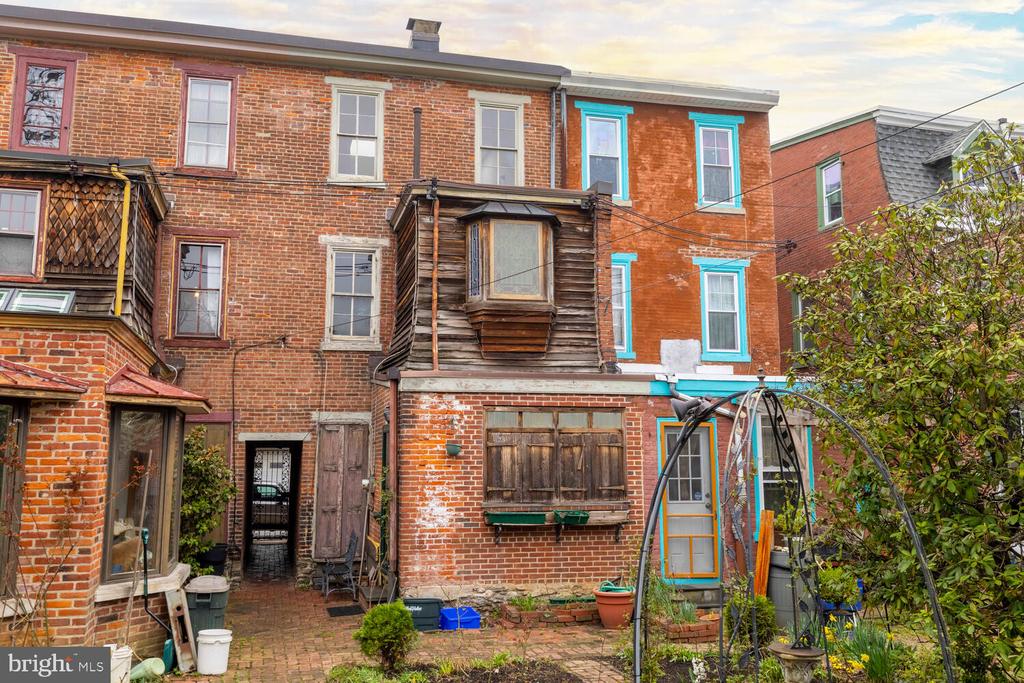 54 W PENN STREET