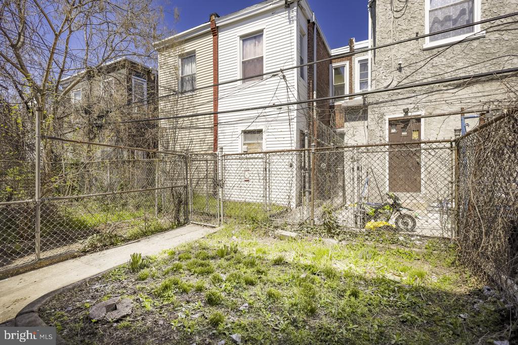 2323 W CUMBERLAND STREET