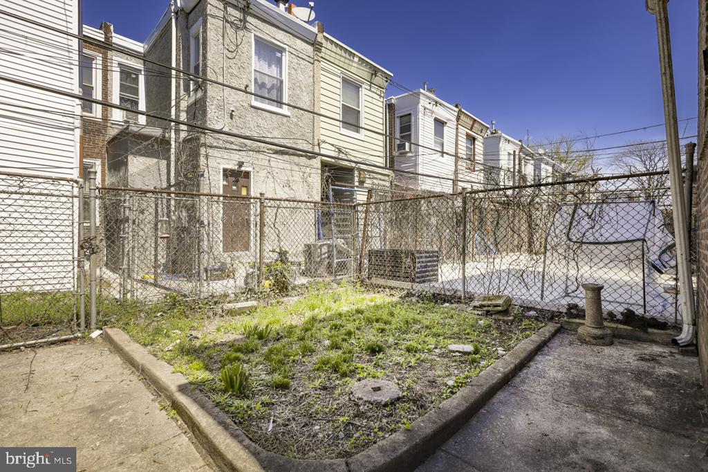 2323 W CUMBERLAND STREET