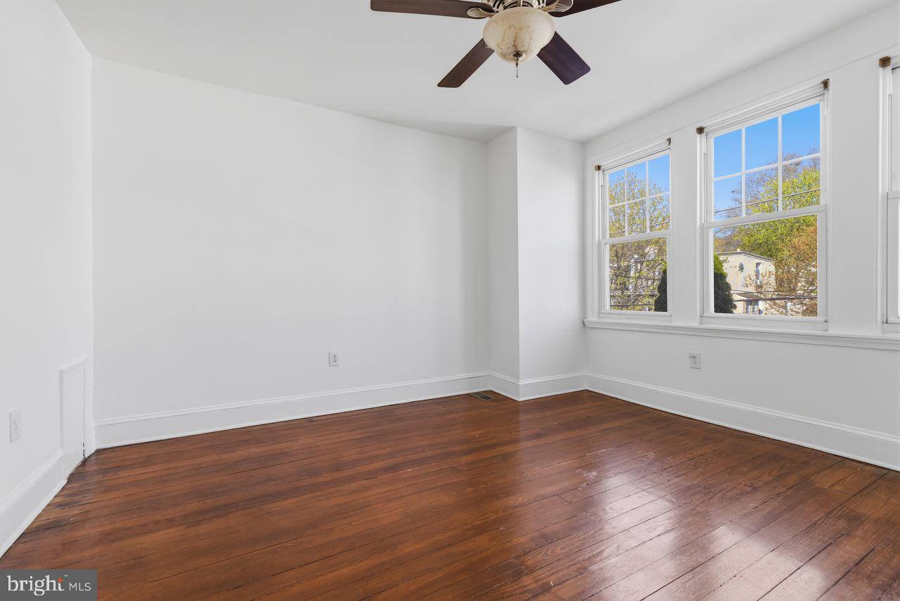 328 W MOUNT PLEASANT AVENUE