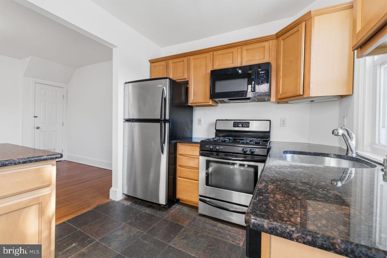 328 W MOUNT PLEASANT AVENUE