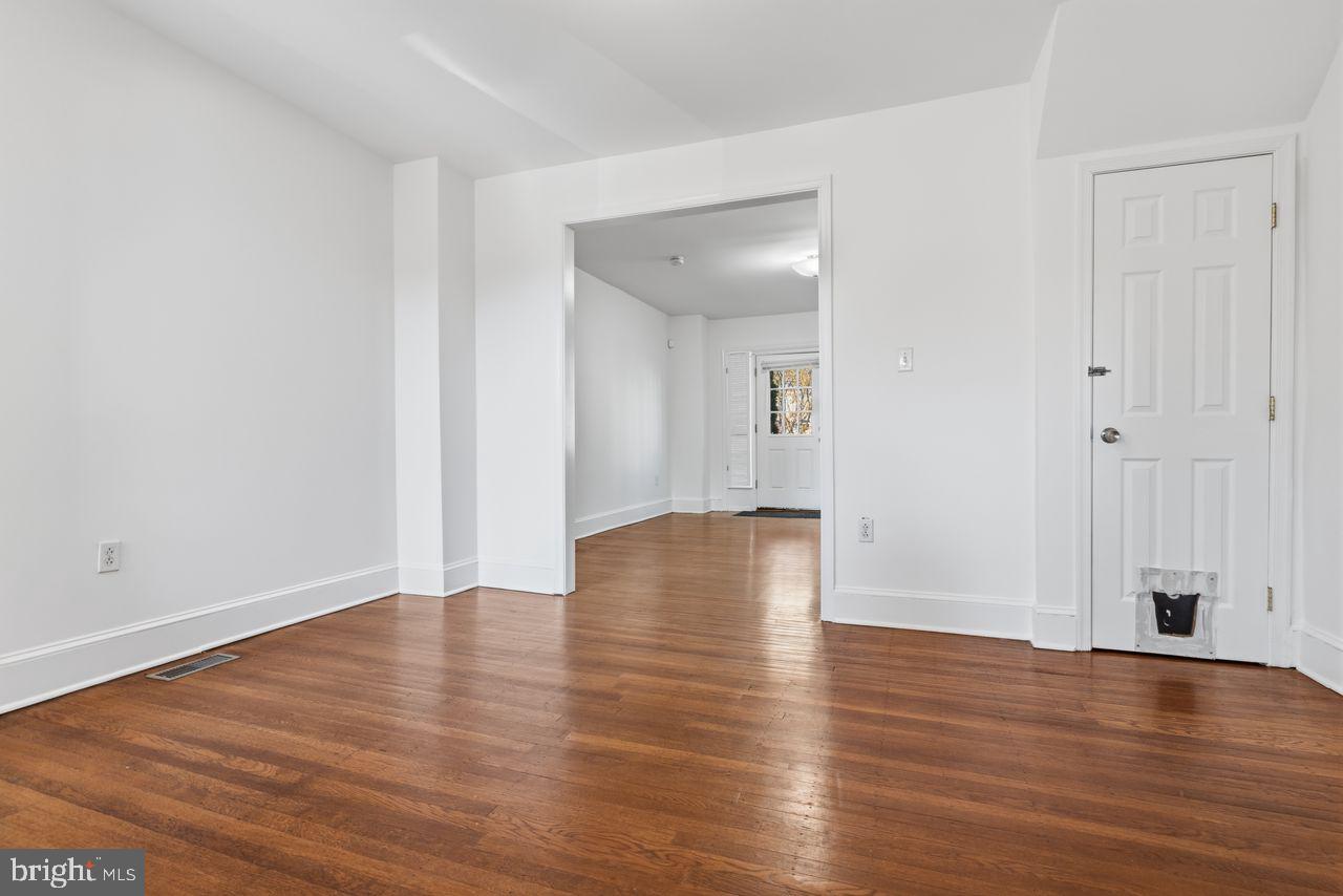 328 W MOUNT PLEASANT AVENUE