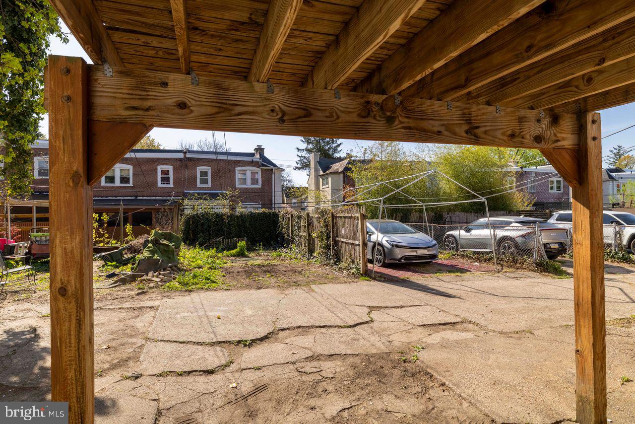 328 W MOUNT PLEASANT AVENUE