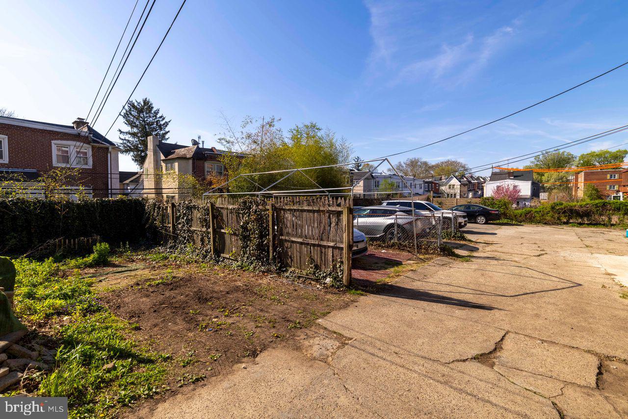 328 W MOUNT PLEASANT AVENUE