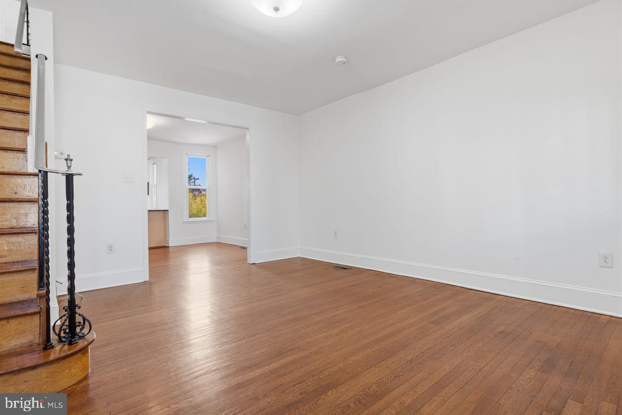 328 W MOUNT PLEASANT AVENUE