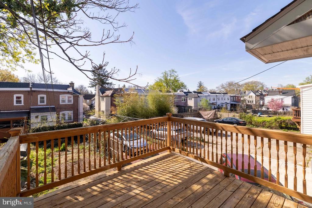 328 W MOUNT PLEASANT AVENUE