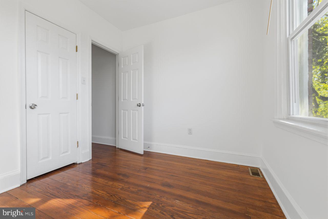 328 W MOUNT PLEASANT AVENUE