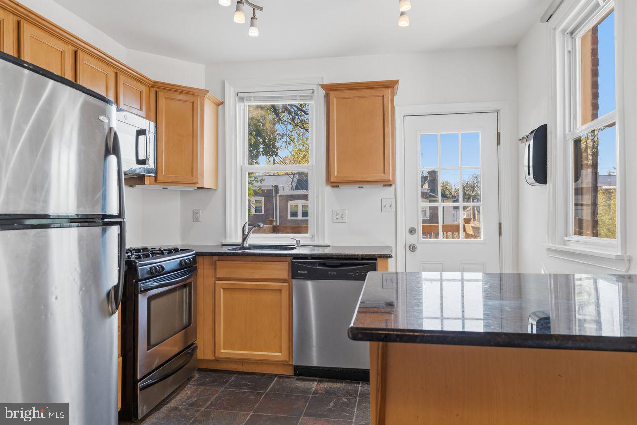 328 W MOUNT PLEASANT AVENUE