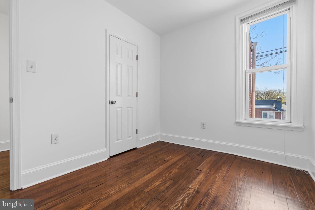 328 W MOUNT PLEASANT AVENUE