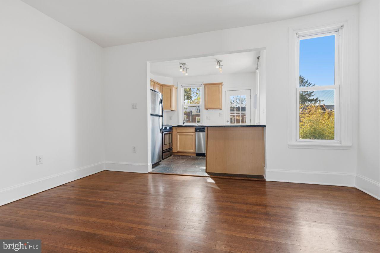 328 W MOUNT PLEASANT AVENUE