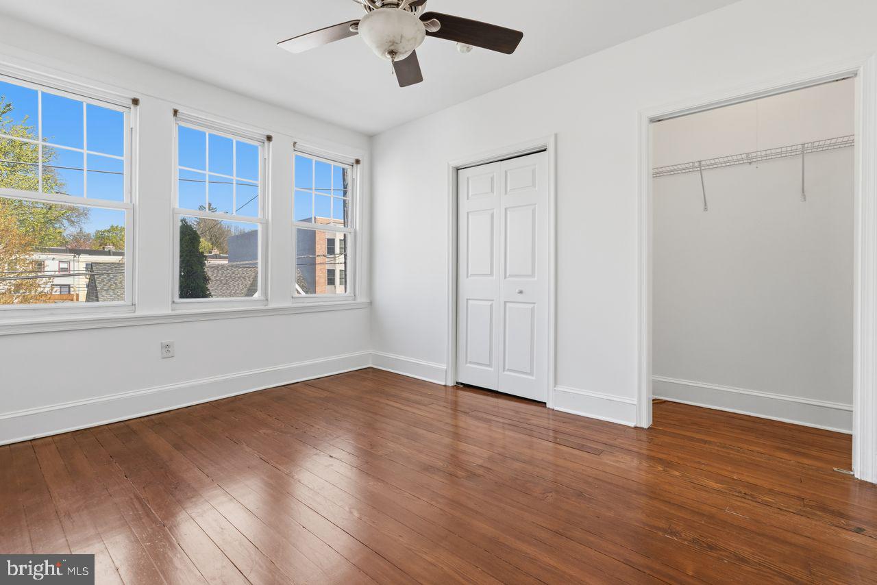 328 W MOUNT PLEASANT AVENUE