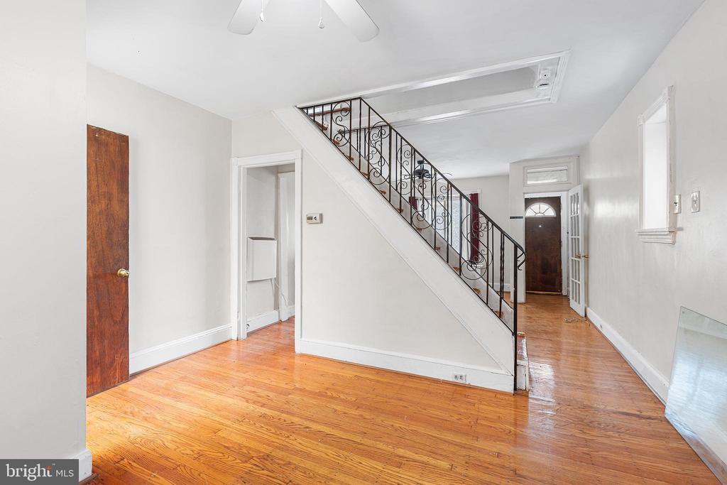 345 W MOUNT PLEASANT AVENUE
