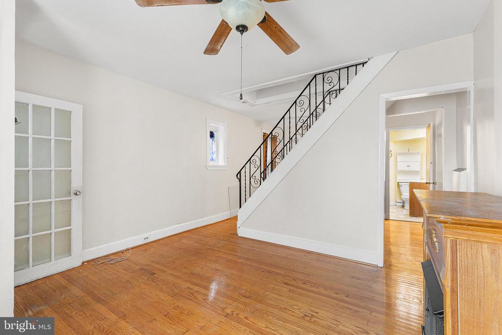 345 W MOUNT PLEASANT AVENUE