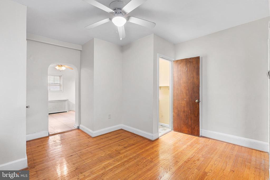 345 W MOUNT PLEASANT AVENUE