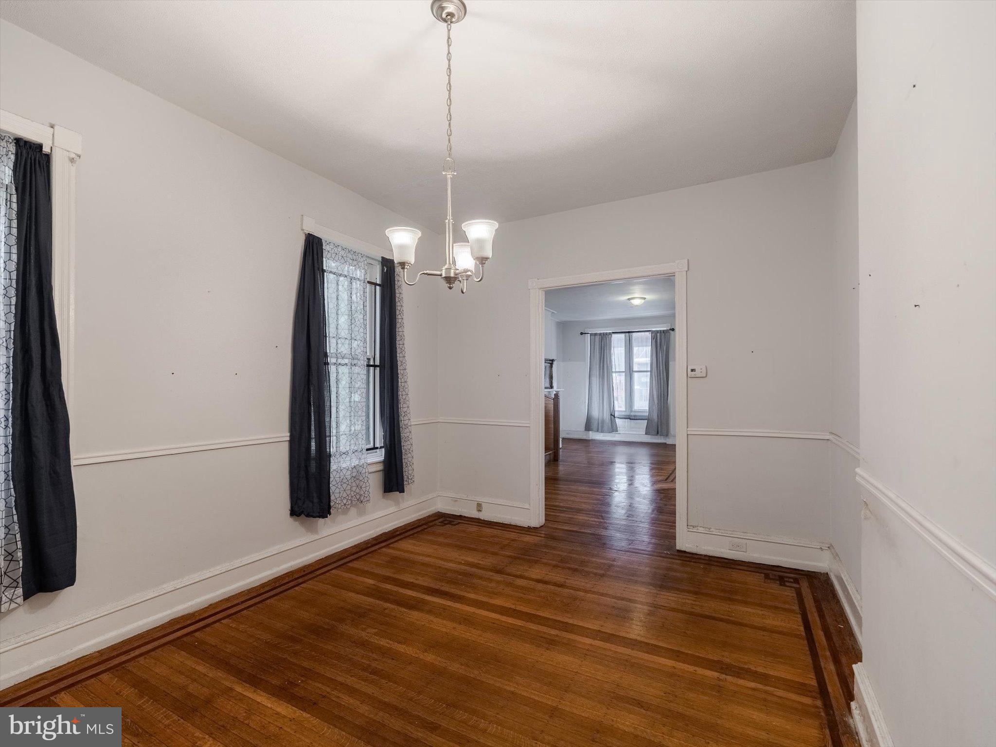 242 W BERKLEY STREET