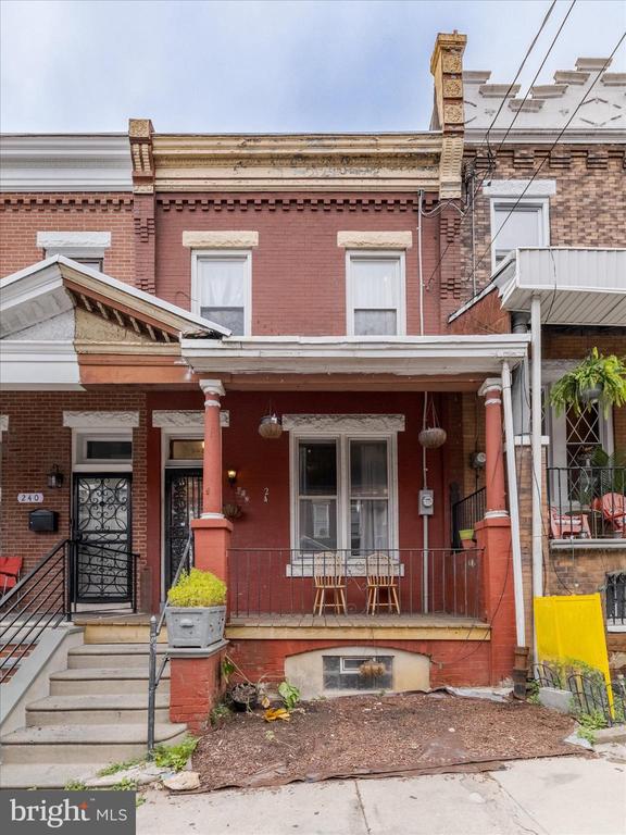 242 W BERKLEY STREET