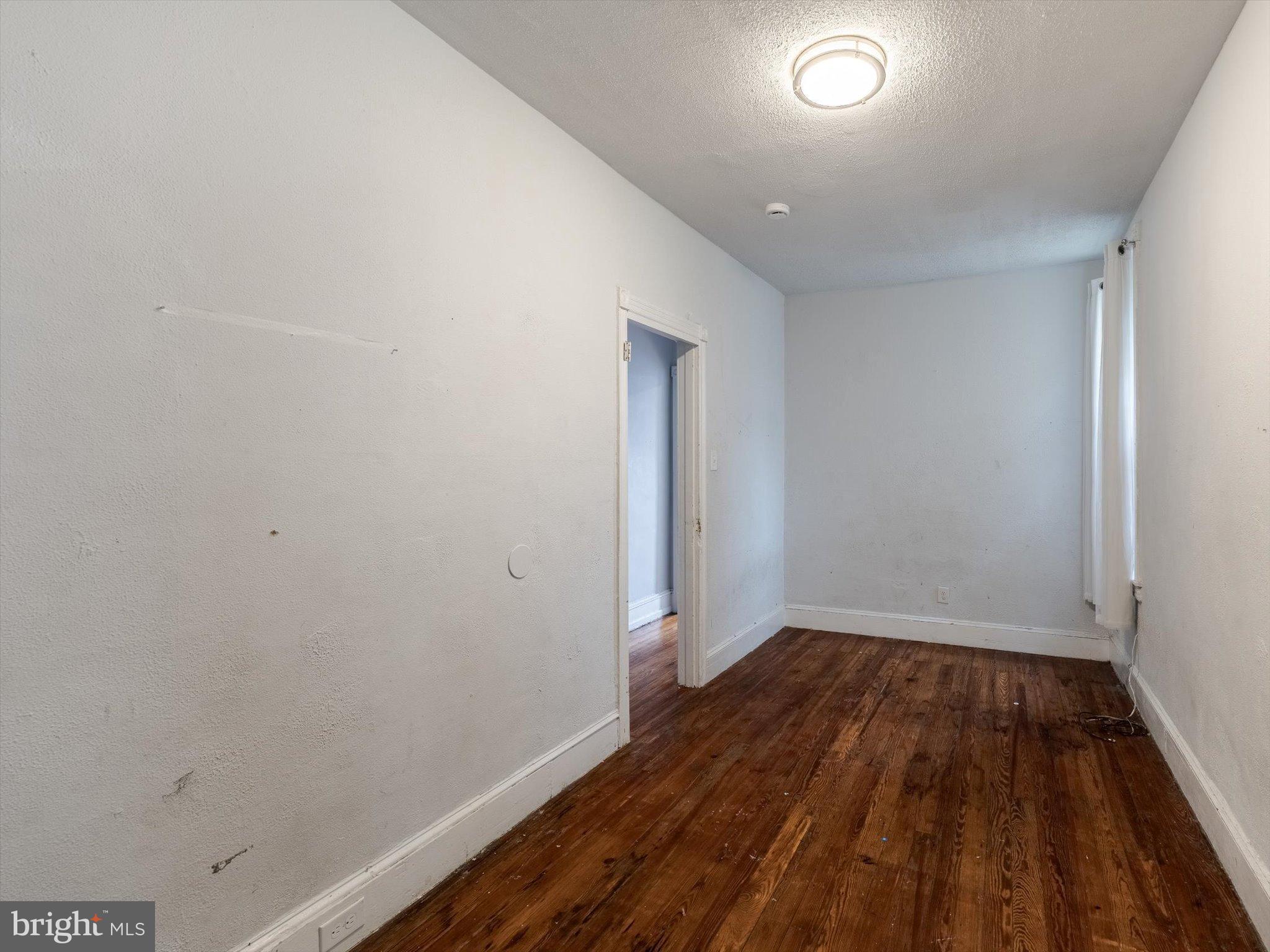 242 W BERKLEY STREET