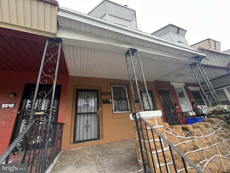 5542 LANSDOWNE AVENUE