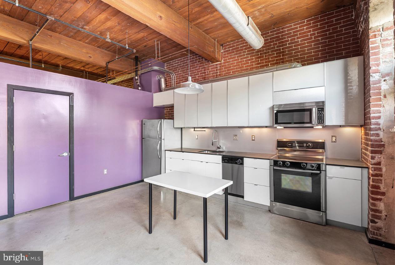 1714 MEMPHIS STREET 00 204