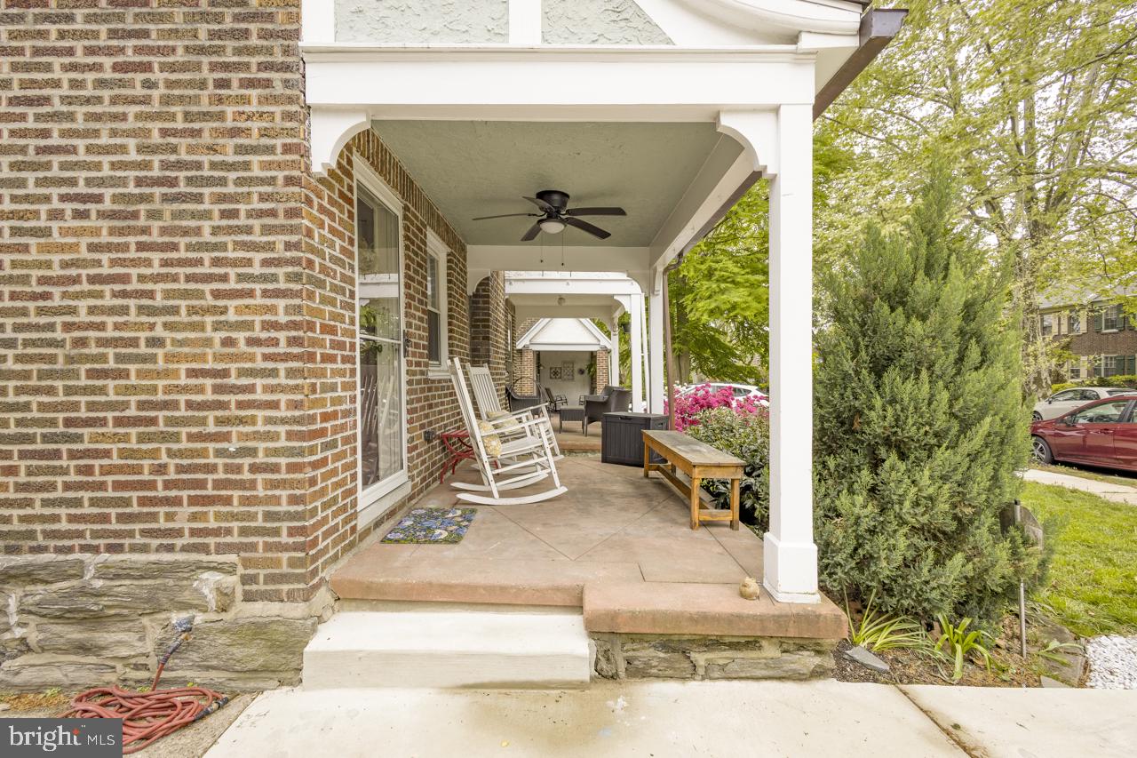 338 E ALLENS LANE