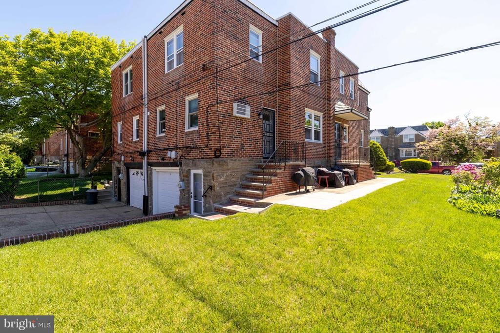 1117 E BARRINGER STREET