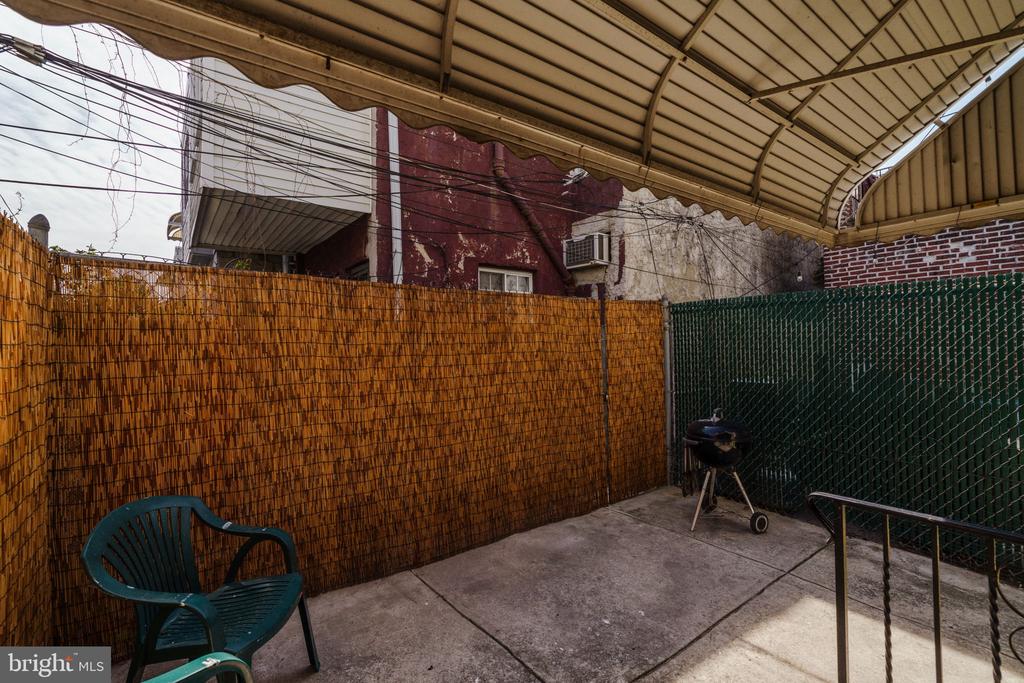1810 MORRIS STREET