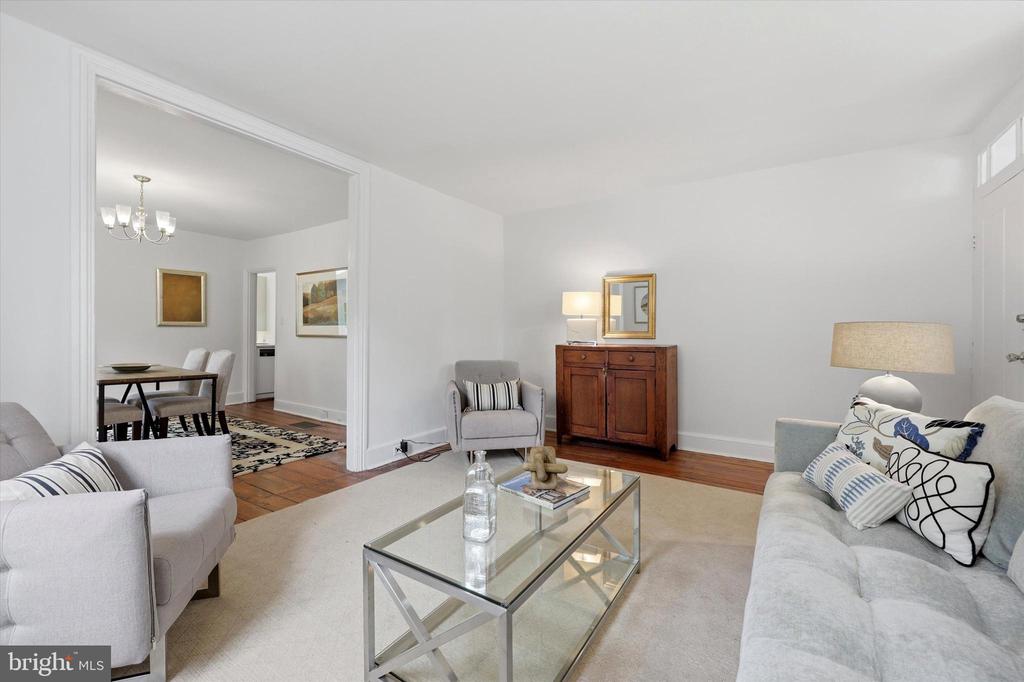 23 W GRAVERS LANE