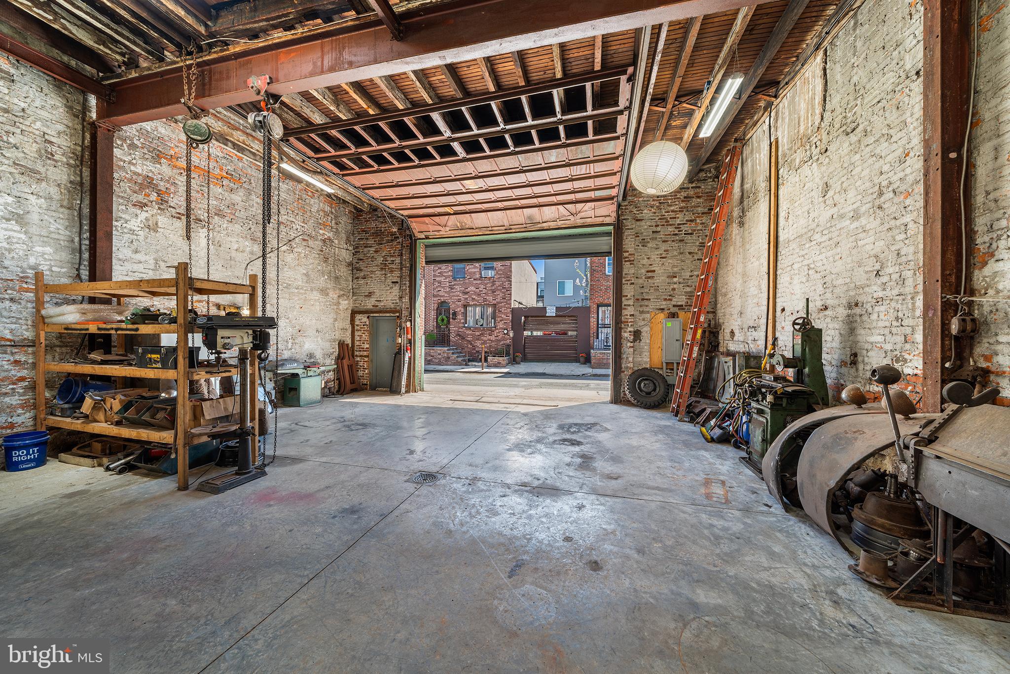 519-21 EMILY STREET