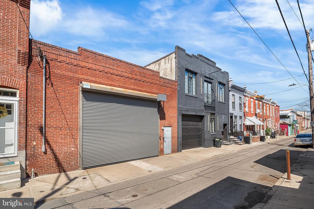 519-21 EMILY STREET