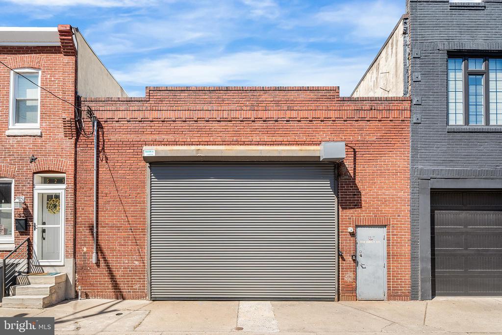 519-21 EMILY STREET