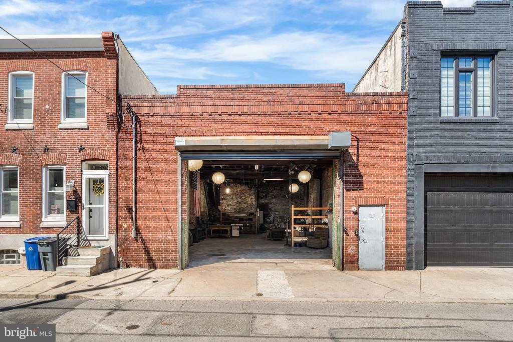 519-21 EMILY STREET