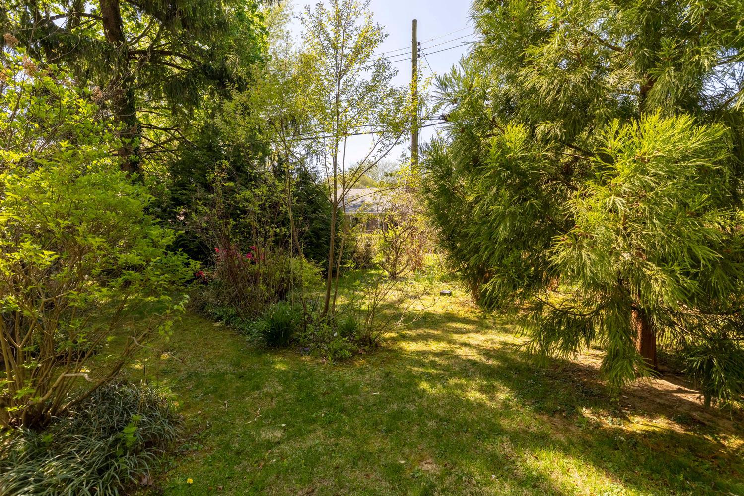 309 E ROUMFORT ROAD