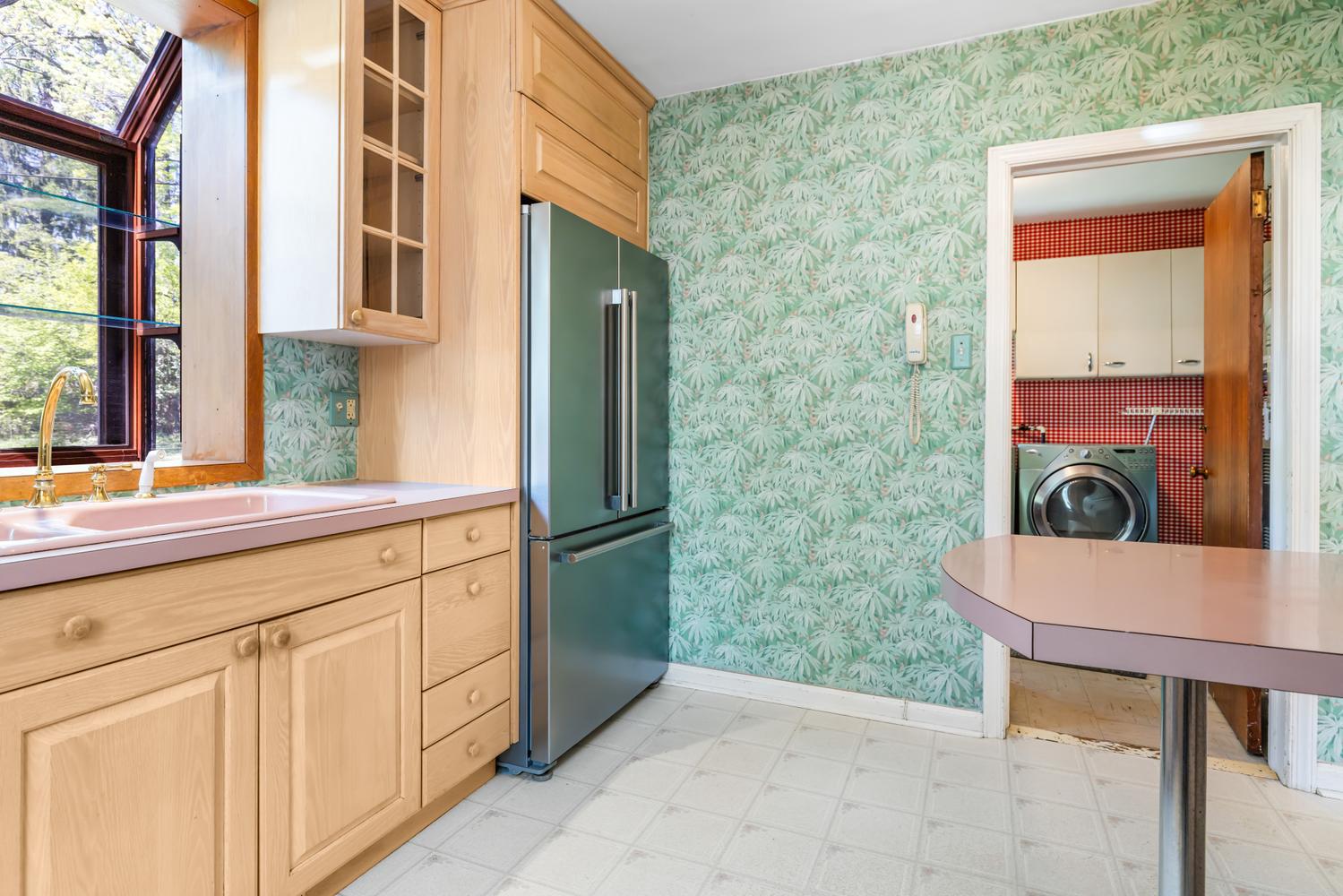 309 E ROUMFORT ROAD