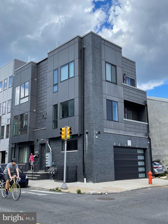 833 N 15TH STREET B