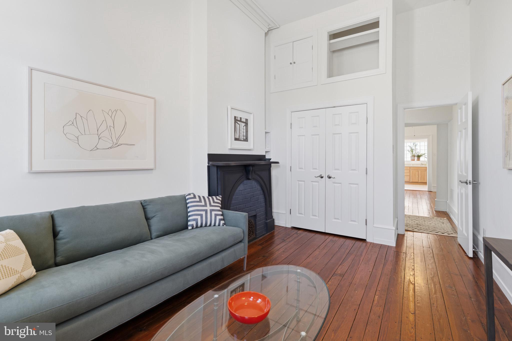 3521-23 AINSLIE STREET