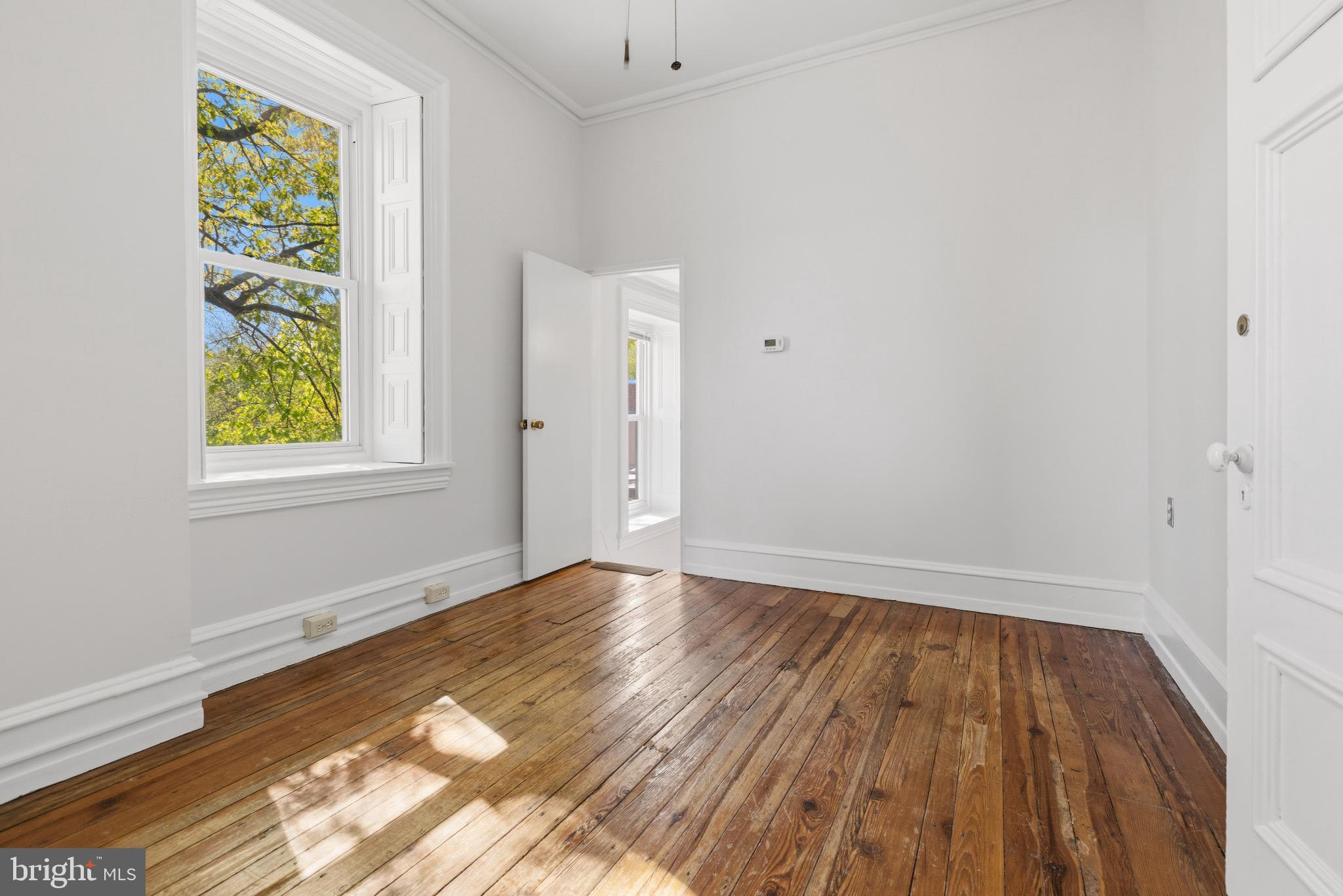 3521-23 AINSLIE STREET