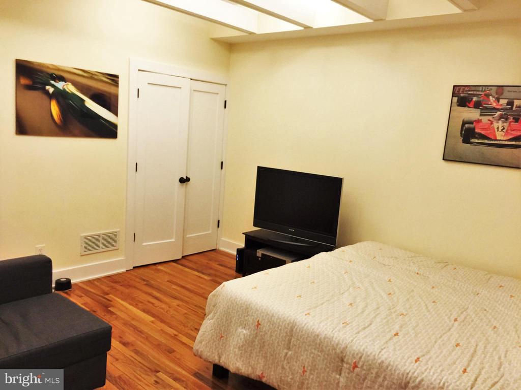 170 GRAPE STREET LOWER UNIT