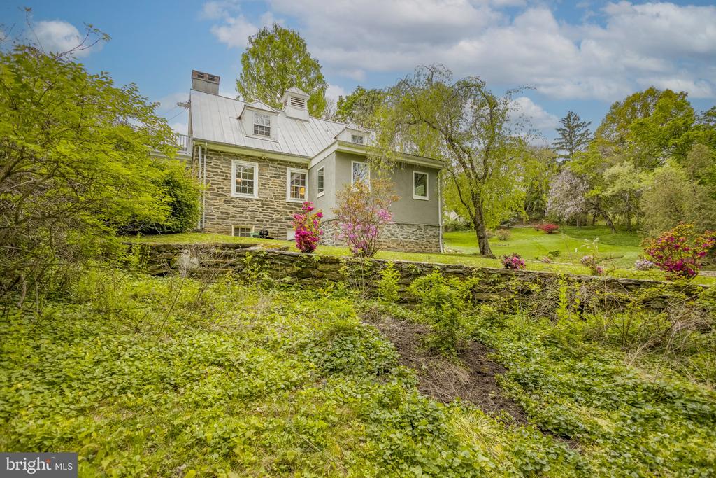 91 E BELLS MILL ROAD