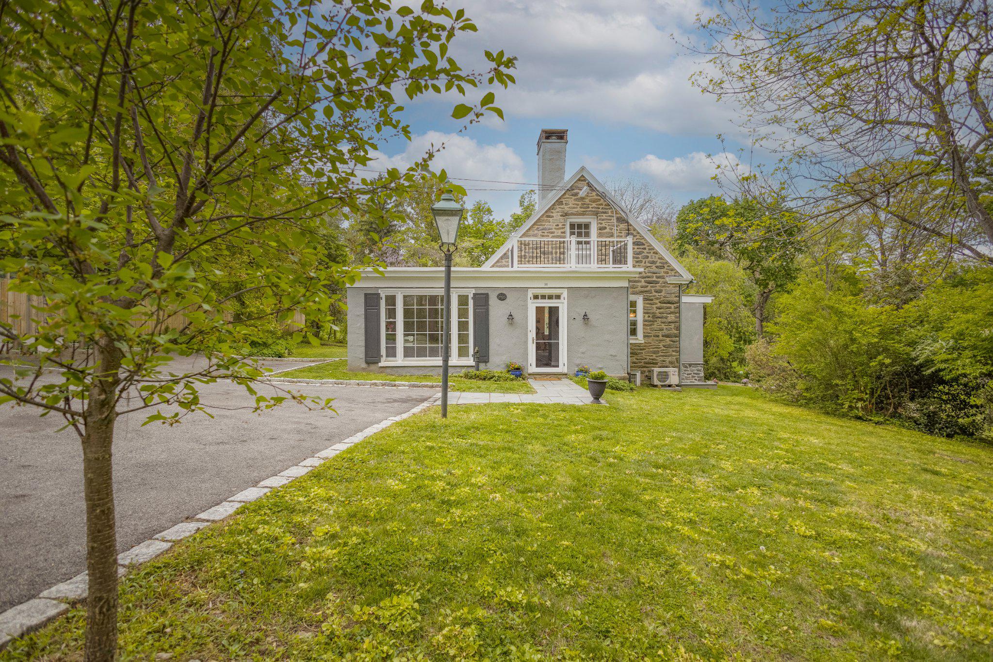 91 E BELLS MILL ROAD