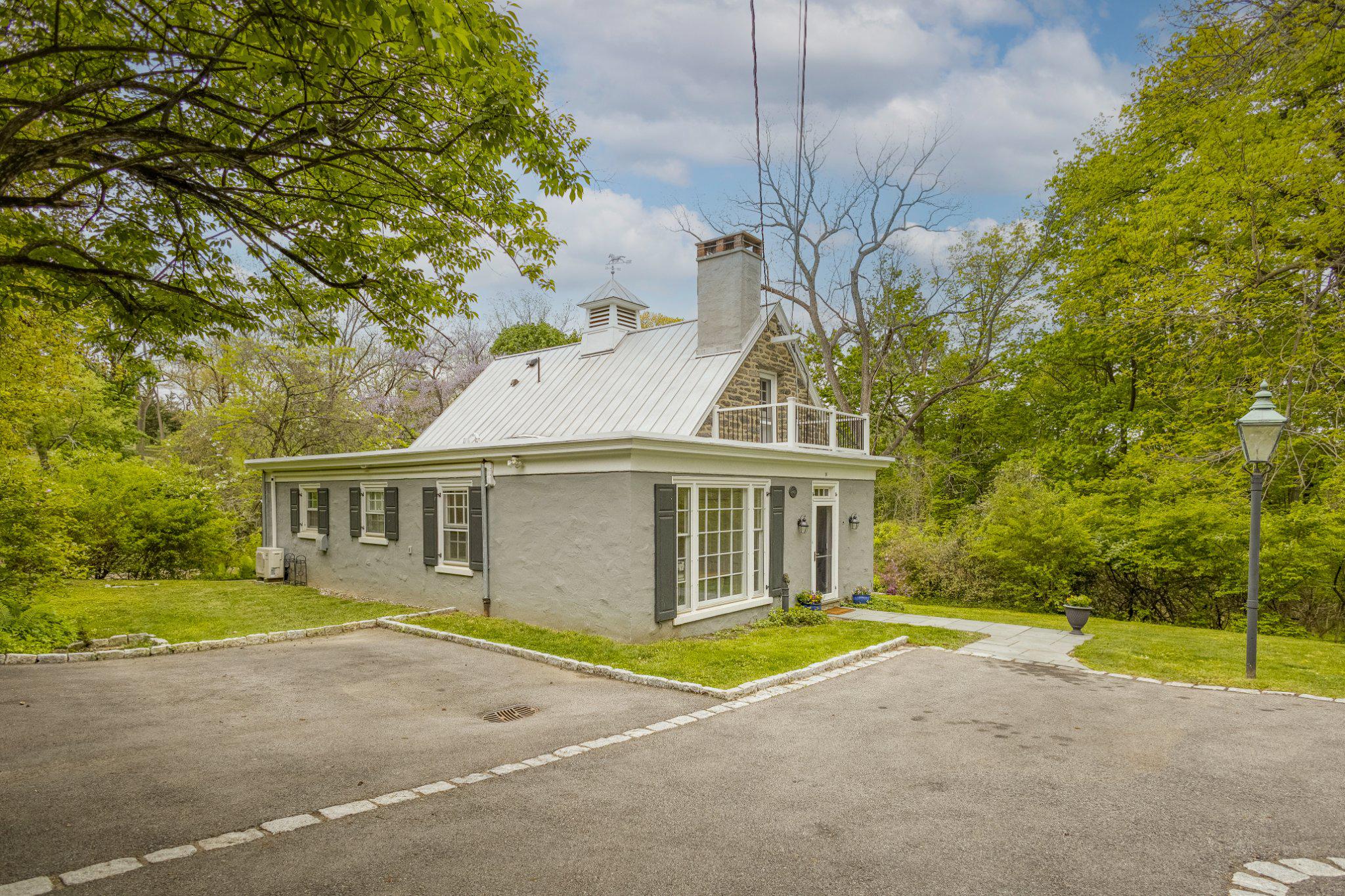 91 E BELLS MILL ROAD