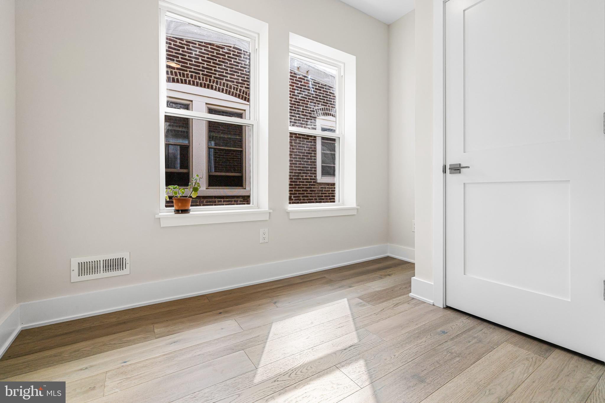 486 SHURS LANE