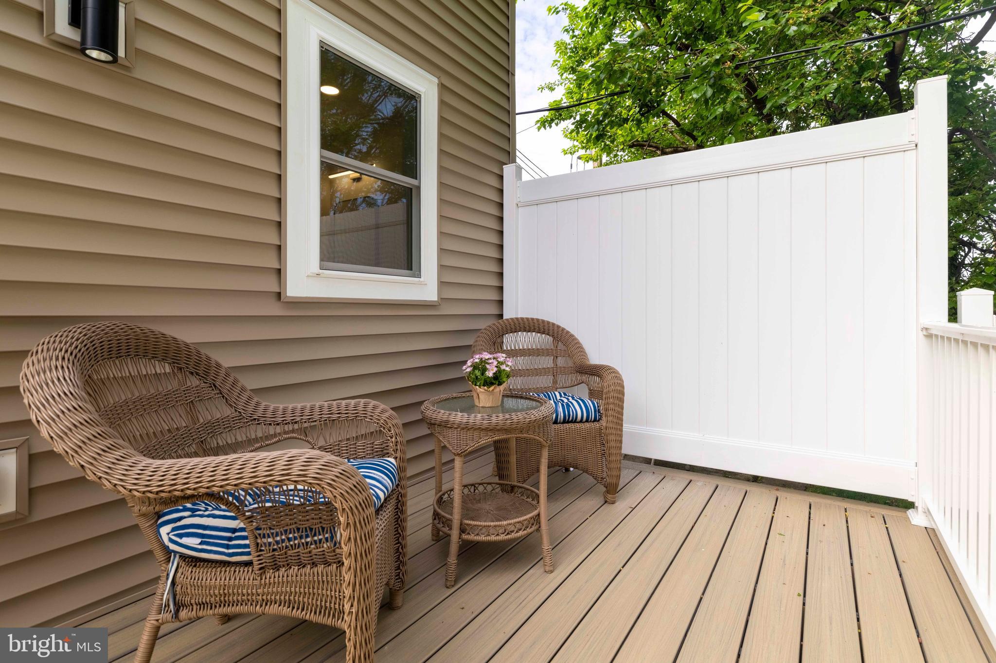 486 SHURS LANE