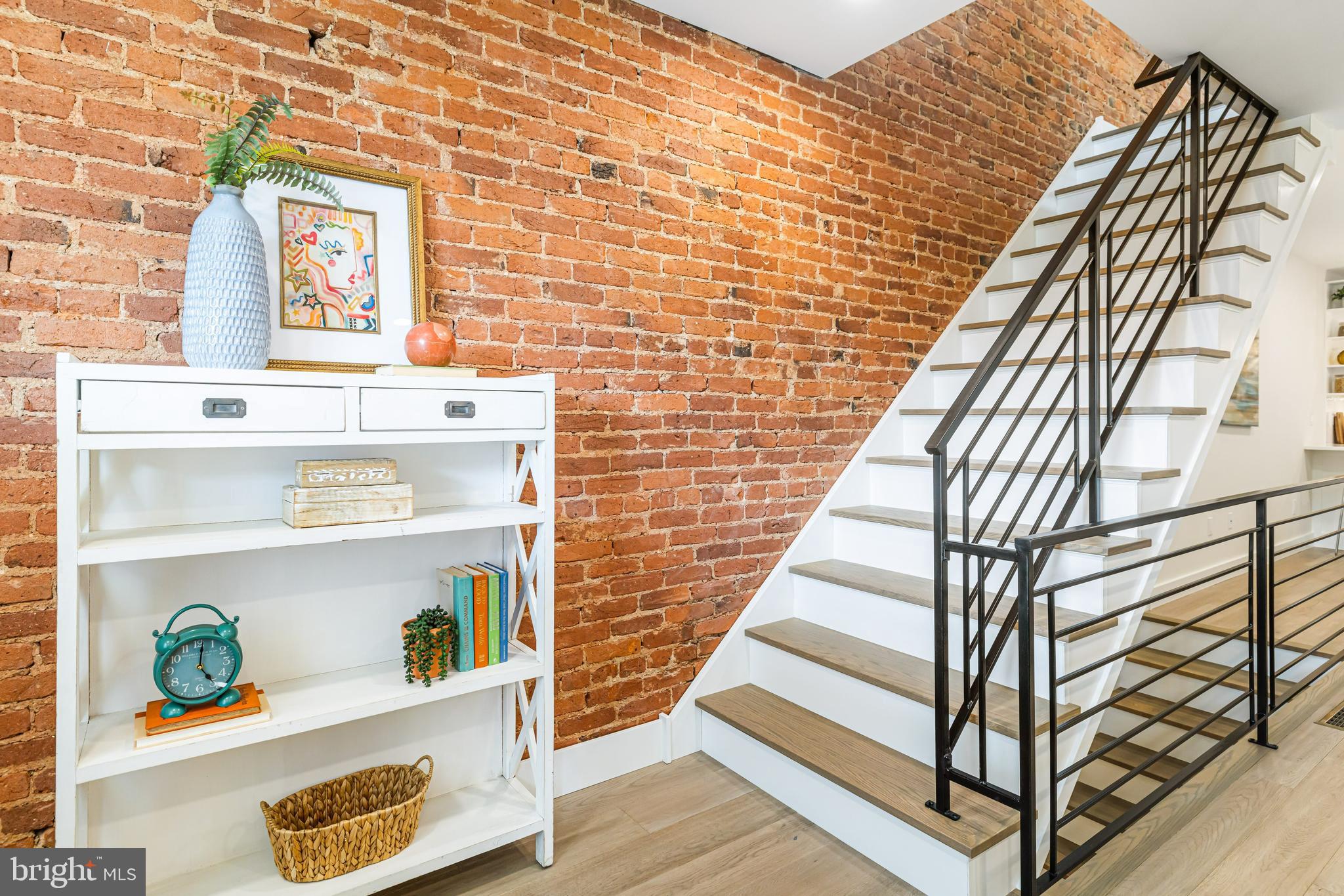486 SHURS LANE