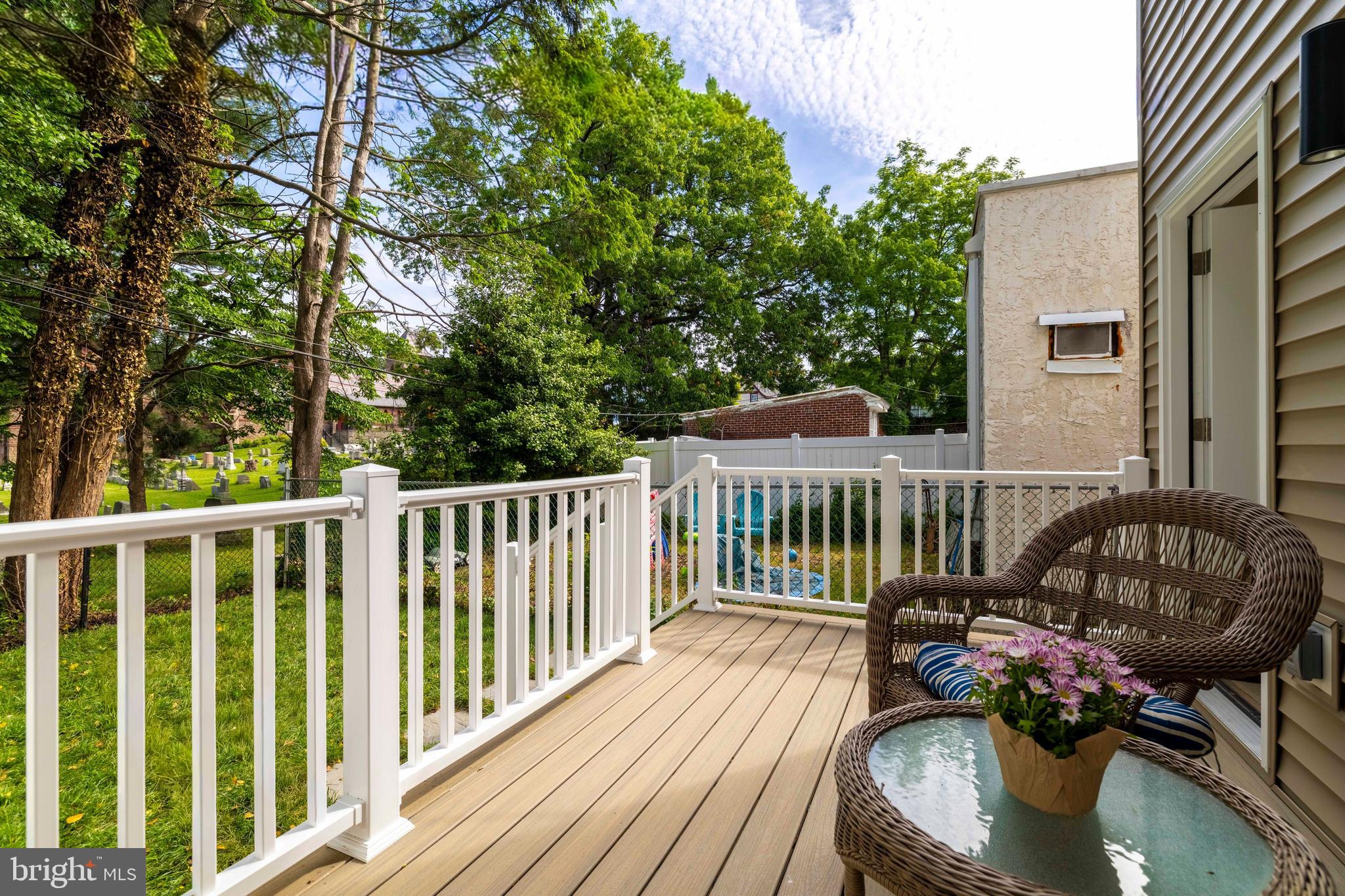 486 SHURS LANE