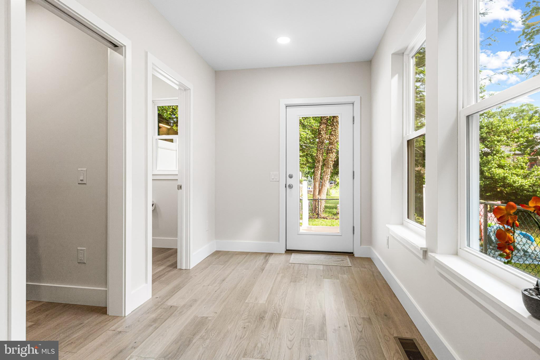 486 SHURS LANE
