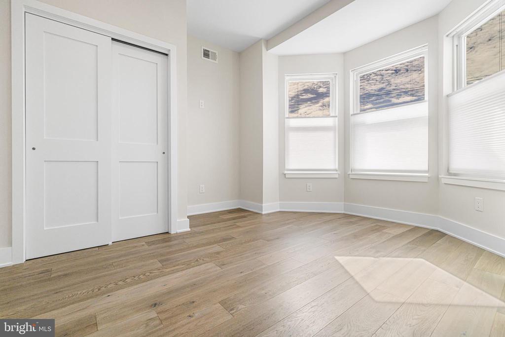 486 SHURS LANE