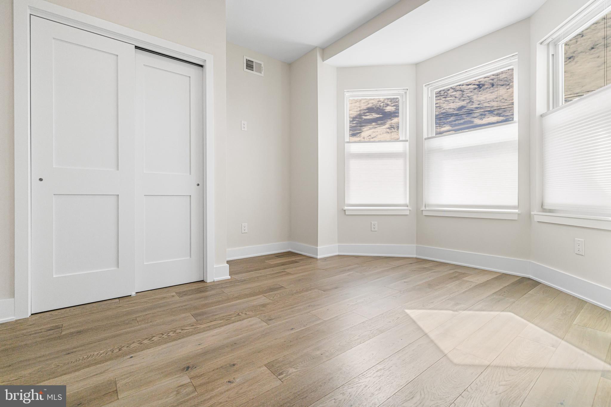 486 SHURS LANE