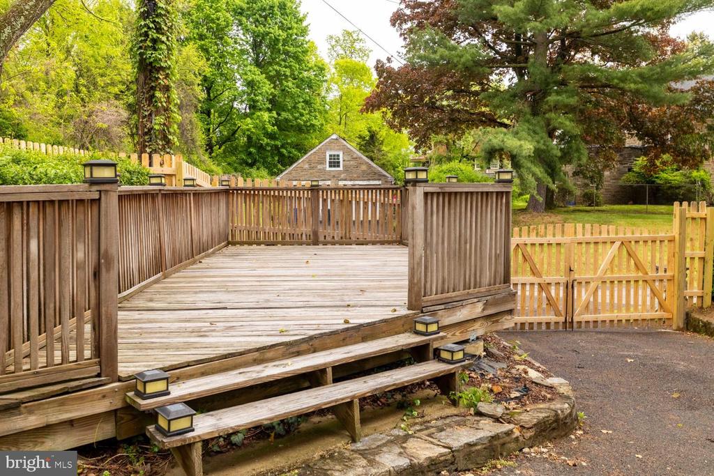 825 E HAINES STREET