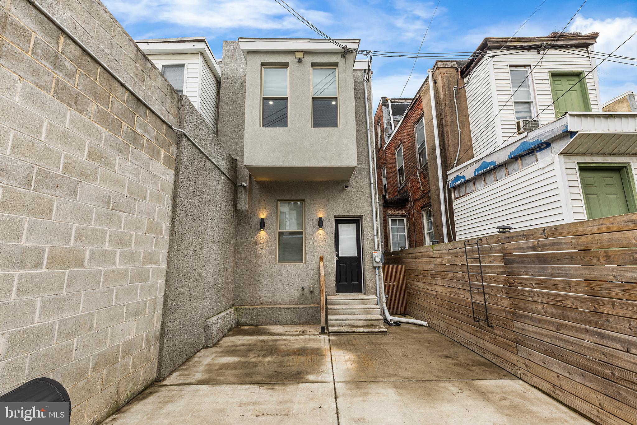 3113 W MONTGOMERY AVENUE