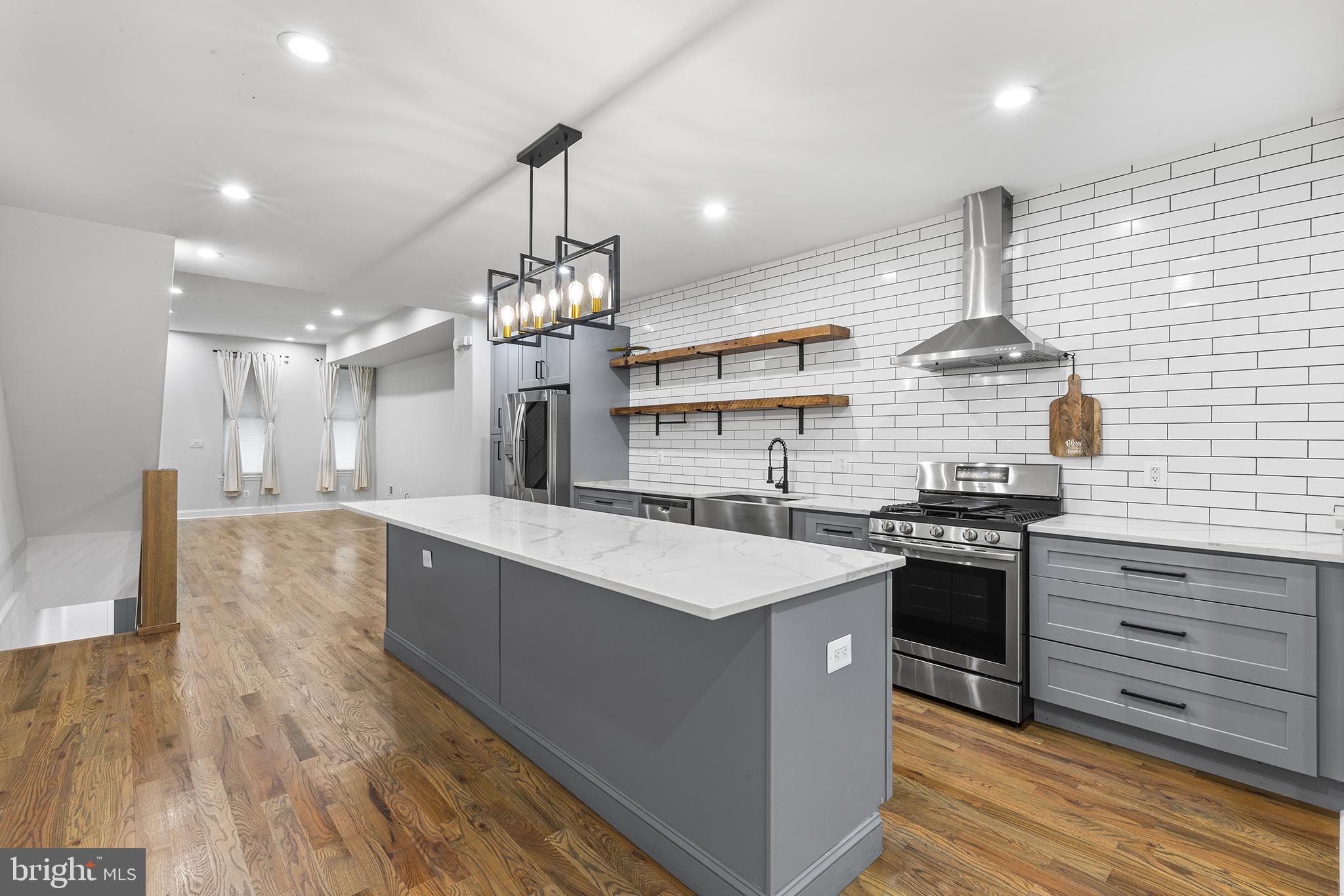 3113 W MONTGOMERY AVENUE